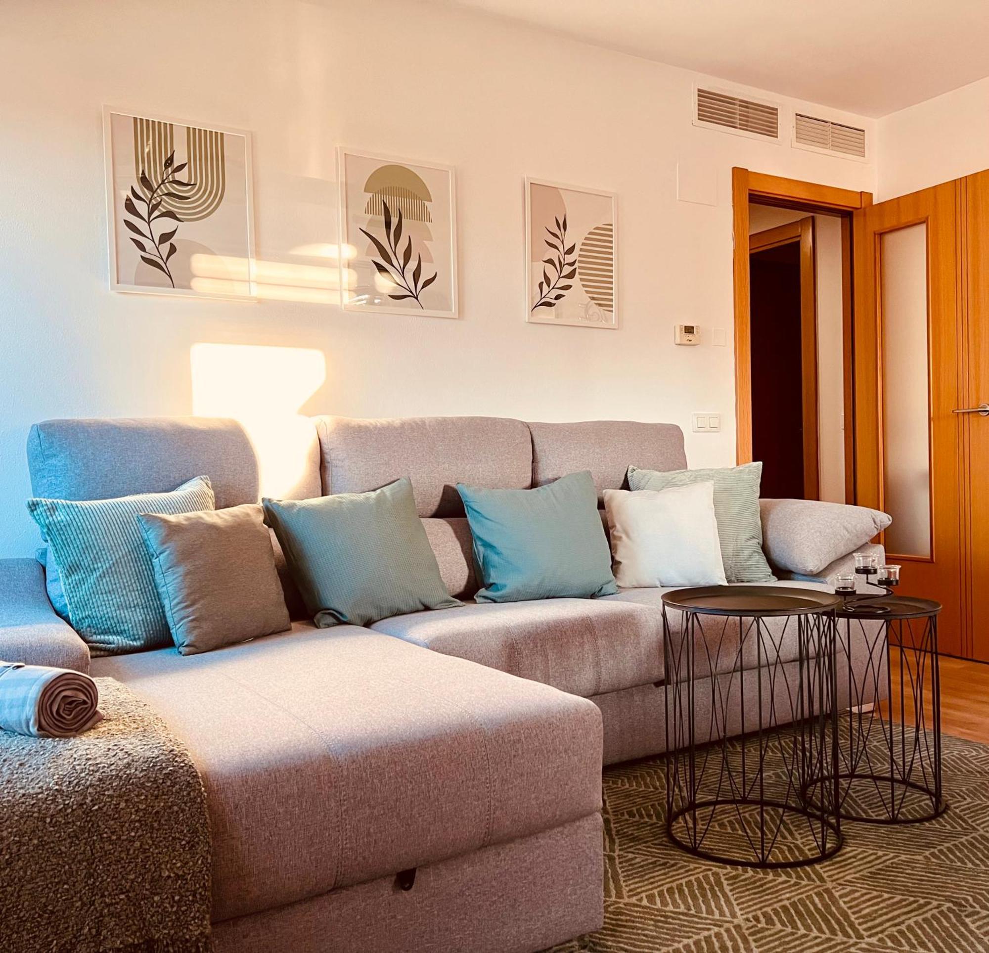 Atico Con Terrazas, Garaje Y Ascensor En El Casco Antiguo Apartment อูเอสกา ภายนอก รูปภาพ